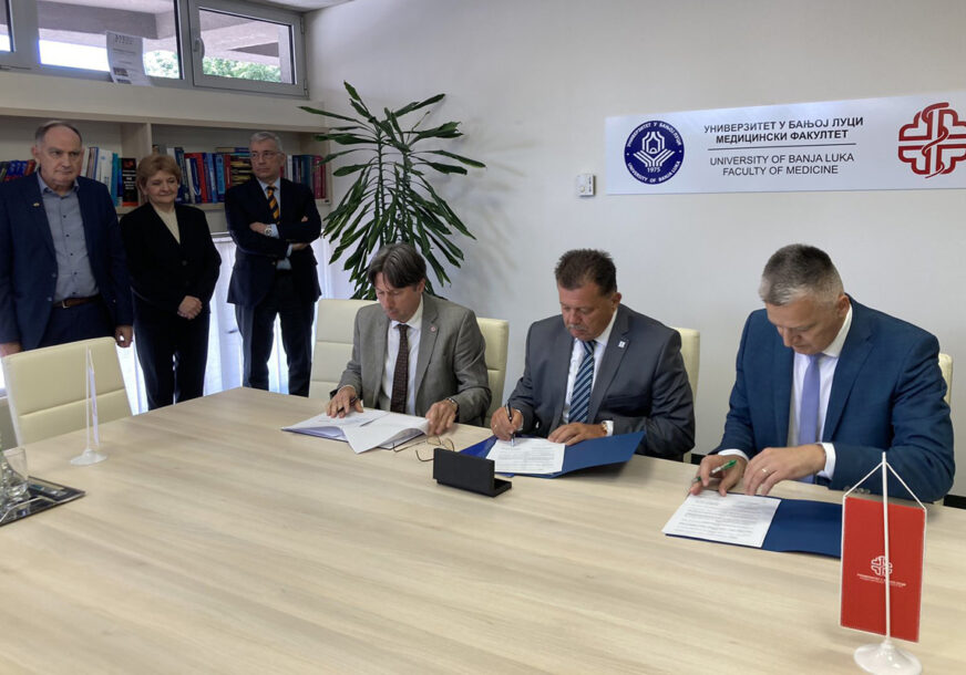 Dekani medicinskih fakulteta u Banjaluci i Foči su sa dekanom Medicinskog fakulteta Univerziteta u Beogradu potpisali sporazume kojim će biti unaprijeđena naučno-nastavna saradnja