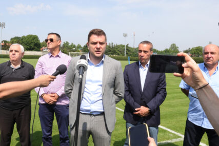 (FOTO) Uslišena molba Miloša Vazure: Država i Fudbalski savez Srbije pomogli FK Partizan značajnim sredstvima