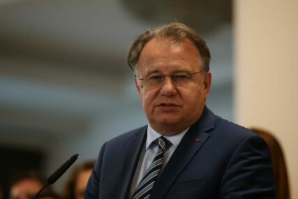 “Očito je da neki nemaju hrabrosti” Nikšić o današnjem sastanku parlamentarnih stranaka vezano za izmjene Ustava BiH
