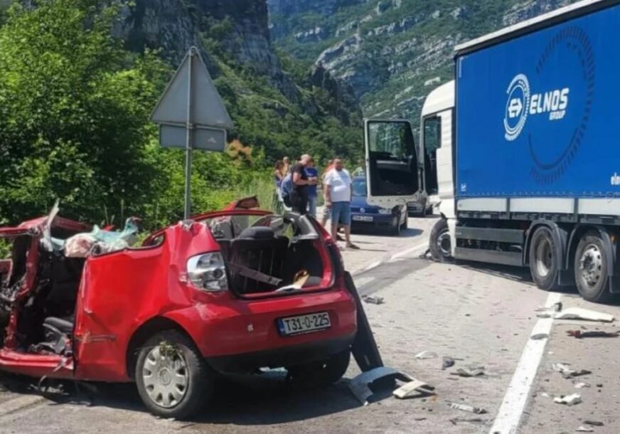 "Pretpostavlja se da je u pitanju umor ili srčani udar" Vozač automobila kod Jablanice, prešao u lijevu traku i zakucao se u kamion