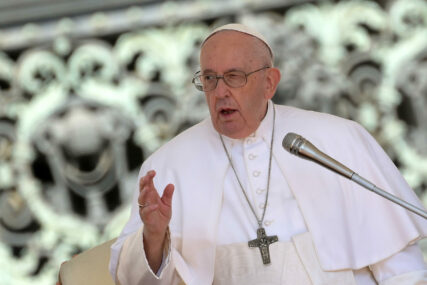 Vatikan iznio saopštenje: Poznato zdravstveno stanje pape Franje
