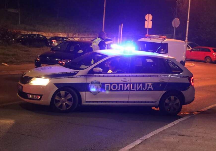Vozilo policije Srbije na ulici