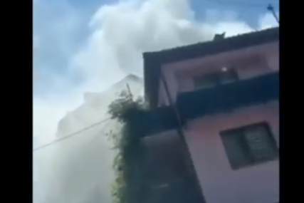Oblak dima iznad Sarajeva: U kući buknuo požar, krov u plamenu (VIDEO)