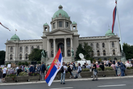 Osmi protesti "Srbija protiv nasilja": Počelo okupljanje dijela opozicije u 10 gradova (FOTO)