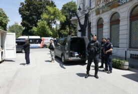 PALO 9 OSOBA ZBOG POKUŠAJA UBISTVA PORTIRA VLADE U BRČKOM Uhapšen šef organizacije "Sveti Georgije", kao i bivši vođa kriminalnih grupa iz Tuzle