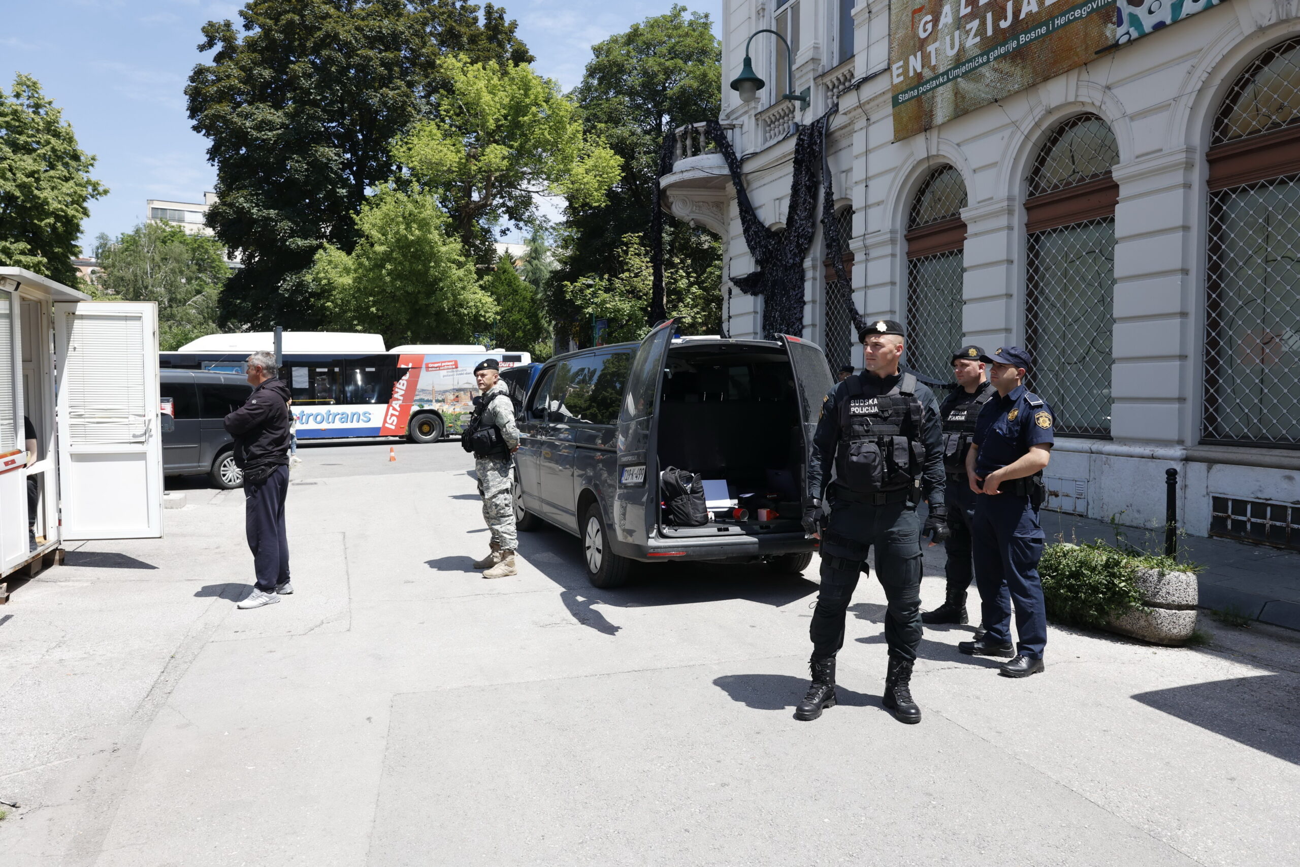 Dom za djecu u Tuzli na meti udara nakon podvođenja maloljetnica, oglasili se radnici