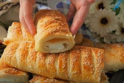 SAVRŠEN DORUČAK Rolnice sa sirom kao iz pekare (VIDEO)