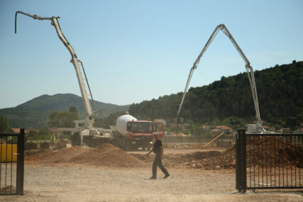Pokret za restituciju: Inspektor obustavio radove na izgradnji bolnice u Trebinju (FOTO)