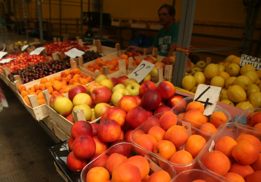 cijena voća i povrća na banjalučkoj tržnici,kajsije 
