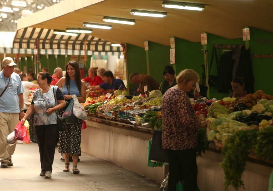 cijena voća i povrća na banjalučkoj tržnici