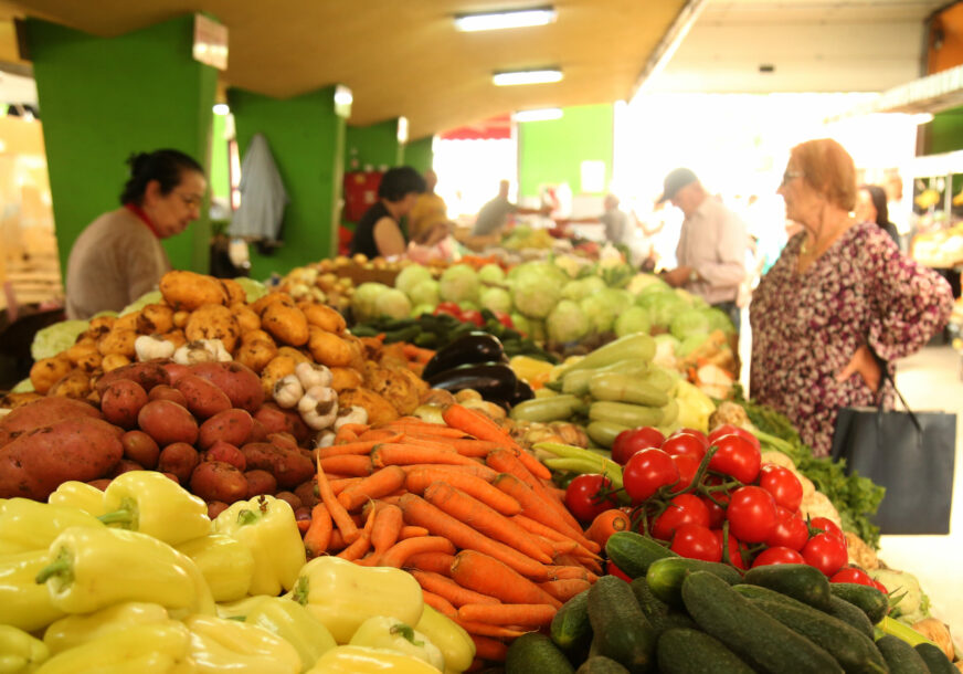 voće i povrće na banjalučkoj tržnici