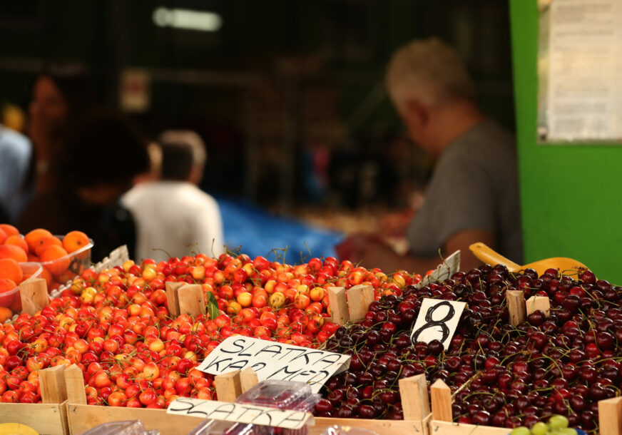 cijena voća i povrća na banjalučkoj tržnici , tresnje