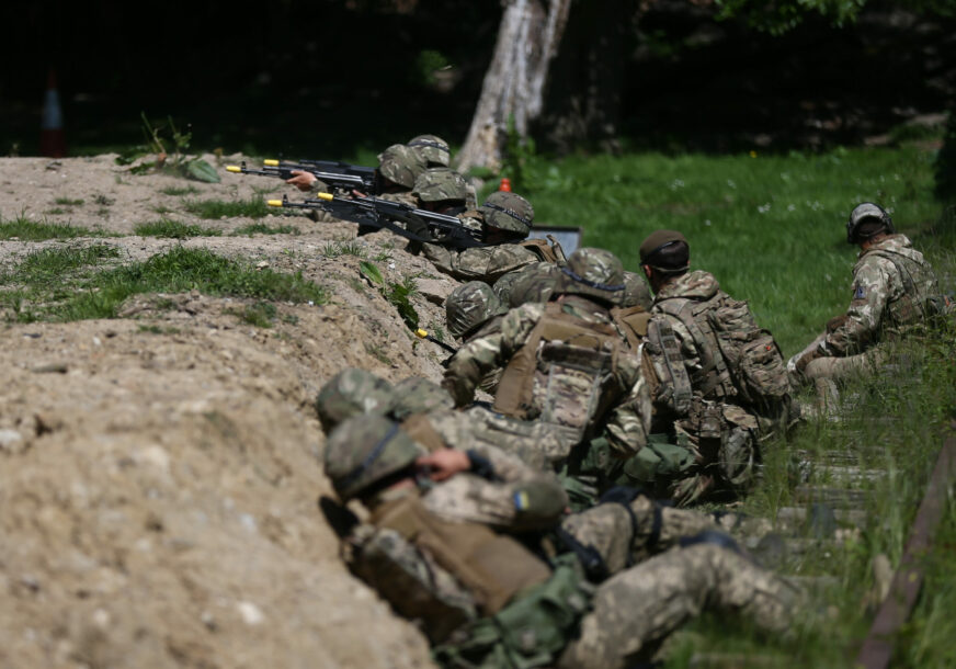 Ukrajinski vojnici vježbaju