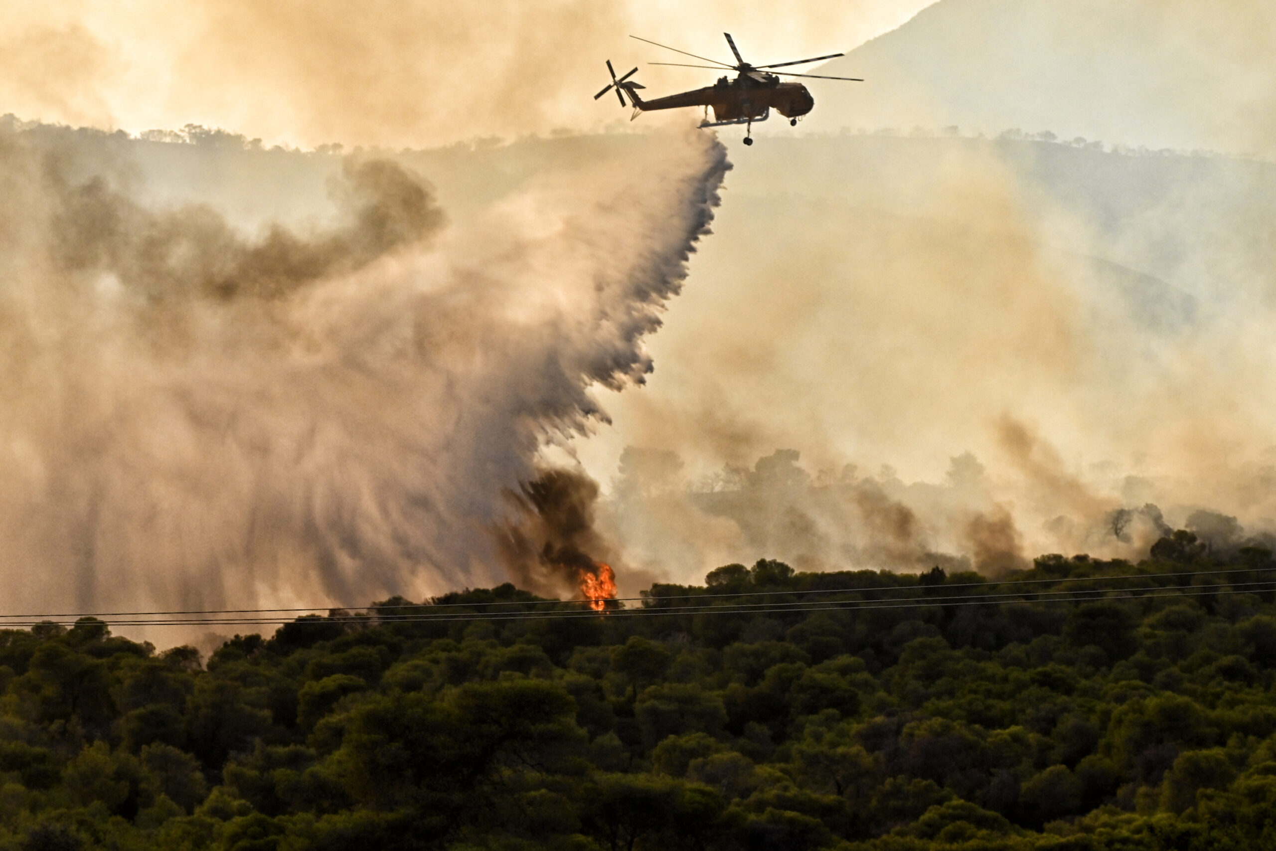 Na Rodosu evakuisano 30.000 ljudi zbog požara