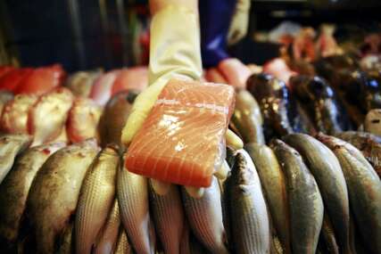 NESIGURAN PROIZVOD Sa tržišta povučen dimljeni filet lososa