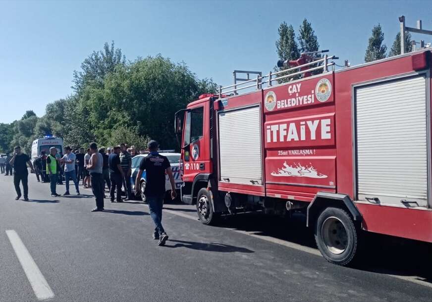 U Turskoj se prevrnuo minibus