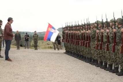 Održana vježba Vojske Srbije: Dodik i Vučić prisustvovali pokaznom gađanju na Pasuljanskim livadama (VIDEO)