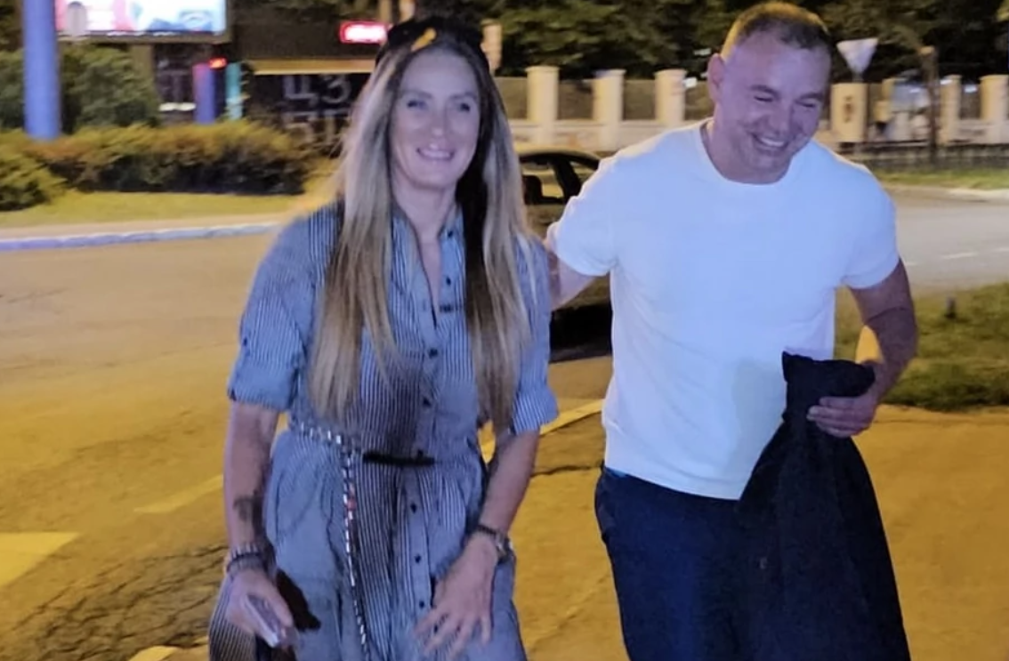 “Aca nema ženu" Ana Ćurčić okružena telohraniteljima došla ruku pod ruku sa Bulićem (VIDEO)