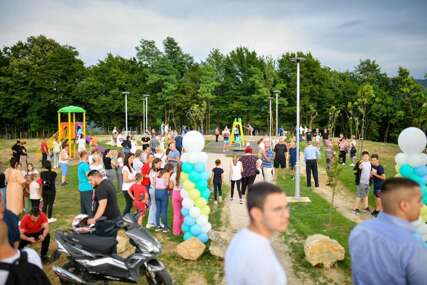 Od zarasle parcele do mjesta razonode: Banjalučko naselje dobilo novo dječije igralište (FOTO)