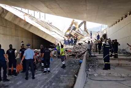 Srušio se dio mosta u Grčkoj: Traga se za nestalima, ima i žrtava (VIDEO)