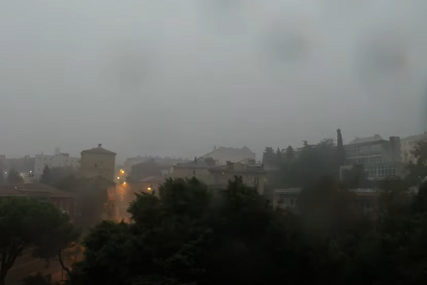 SPREMA SE NEVRIJEME Izdato novo upozorenje zbog oluje koja stiže iz Slovenije u Hrvatsku, upaljen crveni alarm (FOTO)