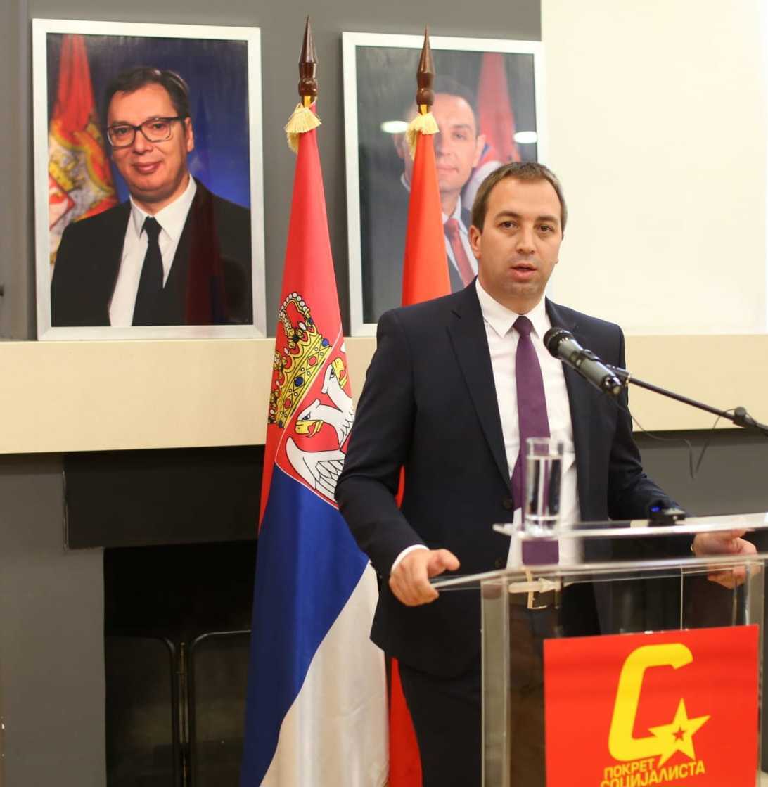 Goran Selak za govornicom