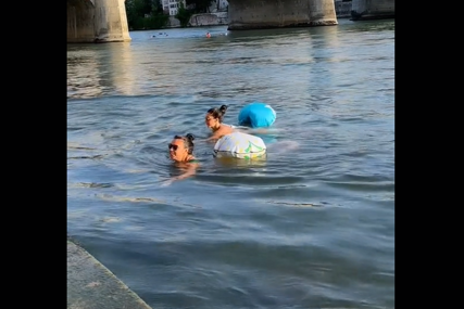 “Bože, nenormalna rabota” Ljudi poslije posla krenuli da skaču u rijeku, turisti u šoku snimali cijeli događaj (VIDEO)