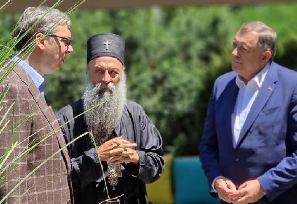 Milorad Dodik u takua me Patriarkun Porfiri dhe Vuçiq