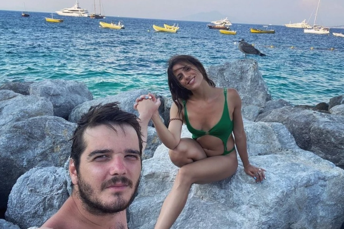 Muškarac i žena na plaži