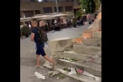 Vandalizam u centru Beograda: Šutirali i bacali cvijeće i svijeće, koje su ostavljene za ubijenu djevojku