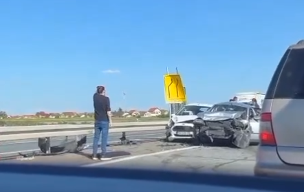 Saobraćajna nesreća na auto-putu