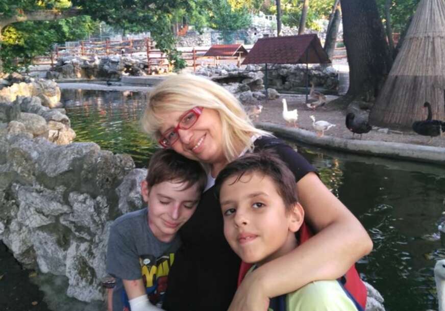Snežana Janošević sa sinovima