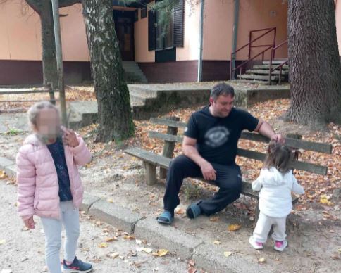 "Automobil je bio smrskan, mislio sam da su poginuli" Ispovijest Steve koji je sa porodicom tokom oluje ostao zaglavljen u šumi (FOTO)