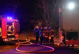 "Nagutali su se dima" Dvojica vatrogasaca povrijeđena pri gašenju požara na kući u Kotor Varoši