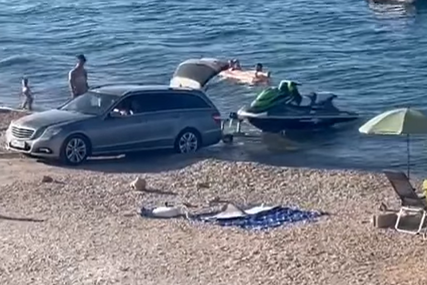 Snimak sa Jadrana izazvao bijes kod ljudi “Dobro ga išamarati i gurnuti u more” (VIDEO)