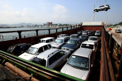 Automobili na brodu