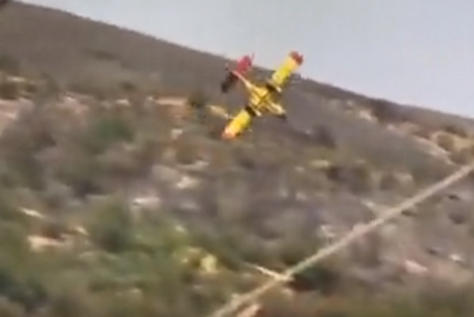 U Grčkoj se srušio avion:  Poginuli piloti prilikom gašenja požara (UZNEMIRUJUĆI VIDEO)