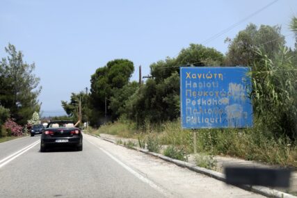 Auto na putu u Grčkoj