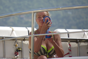 Bellissima Brenna sullo yacht