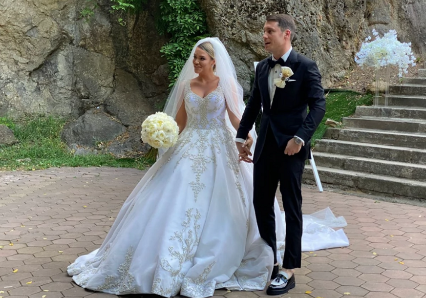 Udaje se pjevačica Marija Mikić