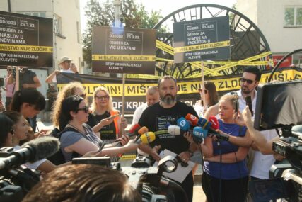 Vukelić uputio poruku poslanicima NSRS "Ne glasajte za ovaj zakon, ovo je zastrašujuće" (VIDEO, FOTO)
