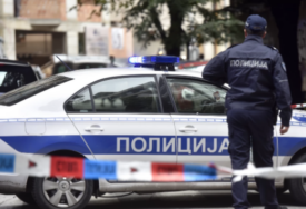 PLJAČKA U BEOGRADU Razbojnik upadao u prodavnice, uz prijetnju pištoljem ukrao 14.000 evra