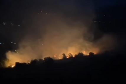 POŽAR KOD PODGORICE Na terenu više vatrogasnih ekipa, vjetar otežava gašenje (VIDEO)