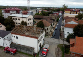 Nevrijeme u Šamcu napravilo veliku štetu: Za sanaciju krovova na zgradama potrebno 420.000 KM (FOTO)