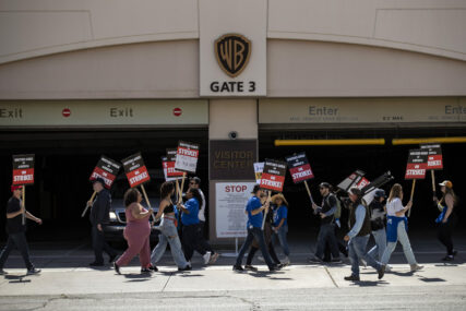 Scenaristi štrajkuju ispred studija