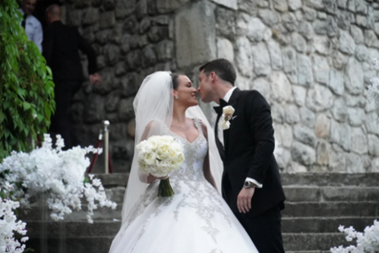 Potop emocija na vjenčanju Marije Mikić: Mladoženja se slomio, ljubavna scena kao iz filmova (VIDEO)