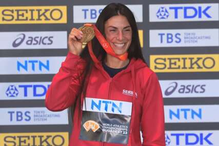 Ivana Vuleta sa zlatnom medaljom