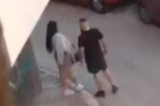 Amar Hodžić maltretira djevojku na ulici