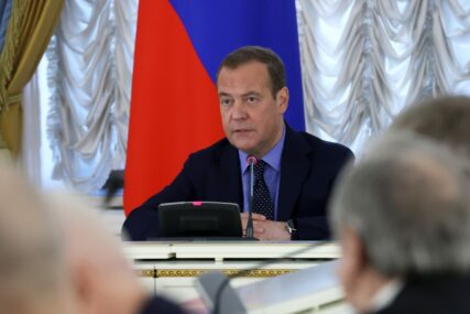 Medvedev zaprijetio “Ukrajina će se morati odreći i samog Kijeva da bi ušla u NATO”
