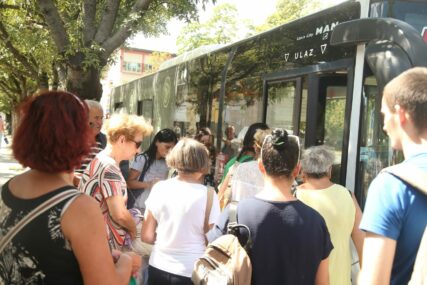 Plaćaće karte po PUNOJ CIJENI: Odbornici oduzeli Banjalučanima subvencije za prevoz